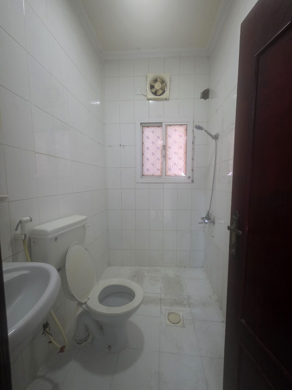 Gudaibiya, Apartments, Flats, Houses & Villas, BHD 200/month,  2 BR,  -Neet & Clean Semi Furnished 2 BHK Flat With Ewa @200/BD In Gudaibiya