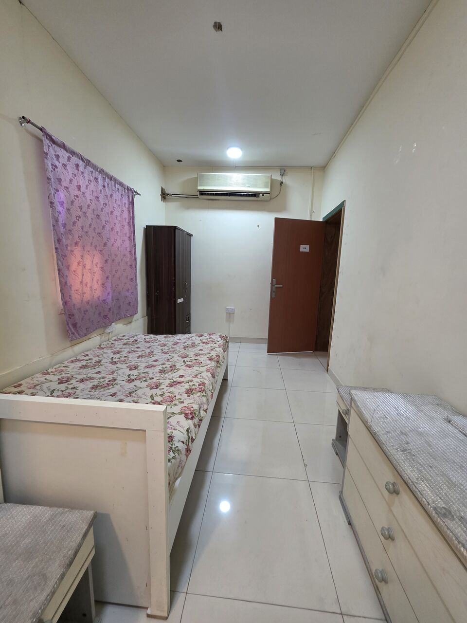 Hoora, Apartments, Flats, Houses & Villas, BHD 130/month,  Studio,  -Very Neet Clean Semi Furnished Studio Flat With Ewa @130/BD In Hoora