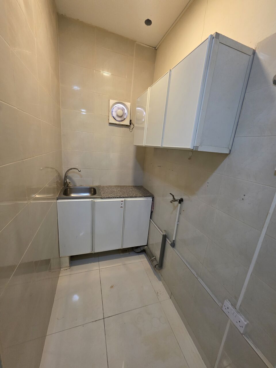 Hoora, Apartments, Flats, Houses & Villas, BHD 130/month,  Studio,  -Very Neet Clean Semi Furnished Studio Flat With Ewa @130/BD In Hoora