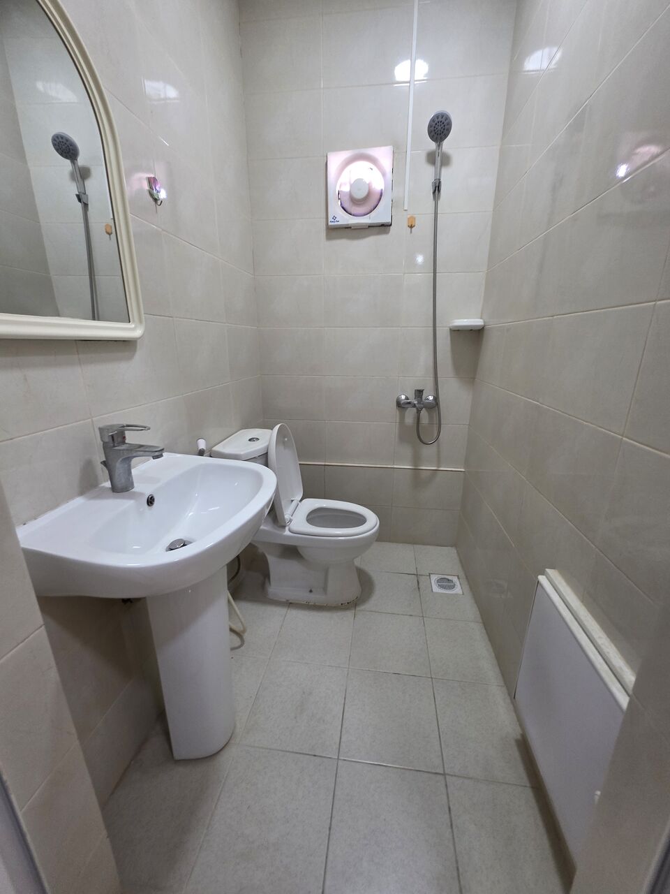 Hoora, Apartments, Flats, Houses & Villas, BHD 130/month,  Studio,  -Very Neet Clean Semi Furnished Studio Flat With Ewa @130/BD In Hoora
