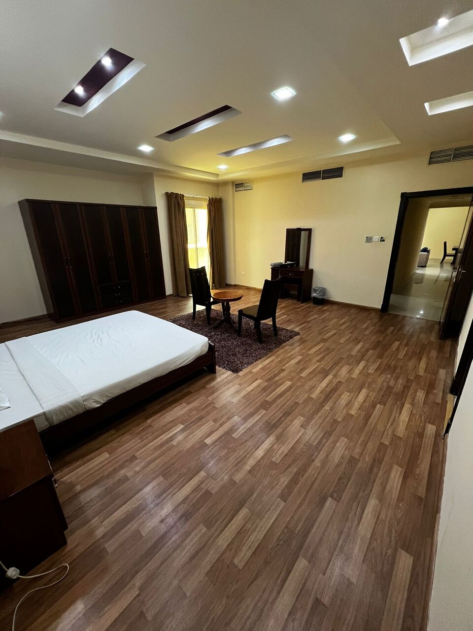 Juffair, Apartments, Flats, Houses & Villas, BHD 370/month,  Furnished,  2 BR,  120 Sq. Meter,  For Rent: A Large Apartment In Juffair. It Consists Of Two Bedrooms, Two Bathrooms, A Livi