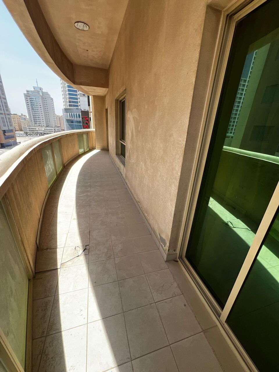 Juffair, Apartments, Flats, Houses & Villas, BHD 370/month,  Furnished,  2 BR,  120 Sq. Meter,  For Rent: A Large Apartment In Juffair. It Consists Of Two Bedrooms, Two Bathrooms, A Livi