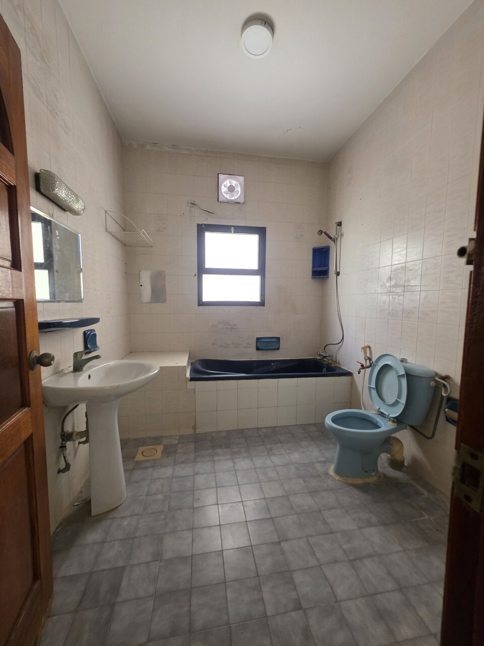 Hoora, Apartments, Flats, Houses & Villas, BHD 190/month,  2 BR,  - Very Spacious & Clean UN Furnished 2 BHK Balcony Flat Without Ewa 190/BD In Hoora