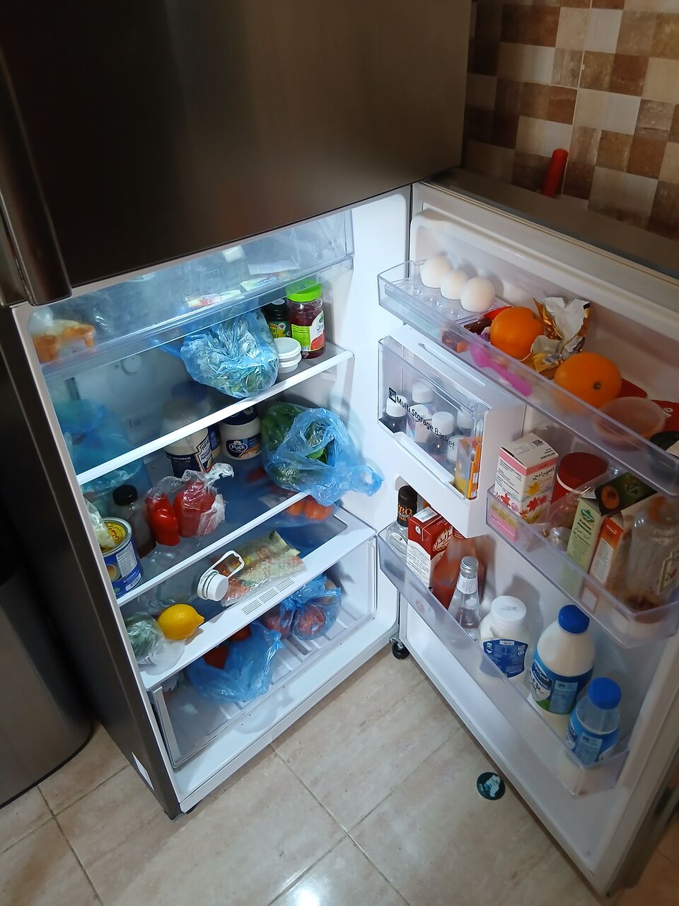 Jeddah, Appliances, SAR 1100,  Samsung Silver Fridge  362 L (12.7 Cu Ft).