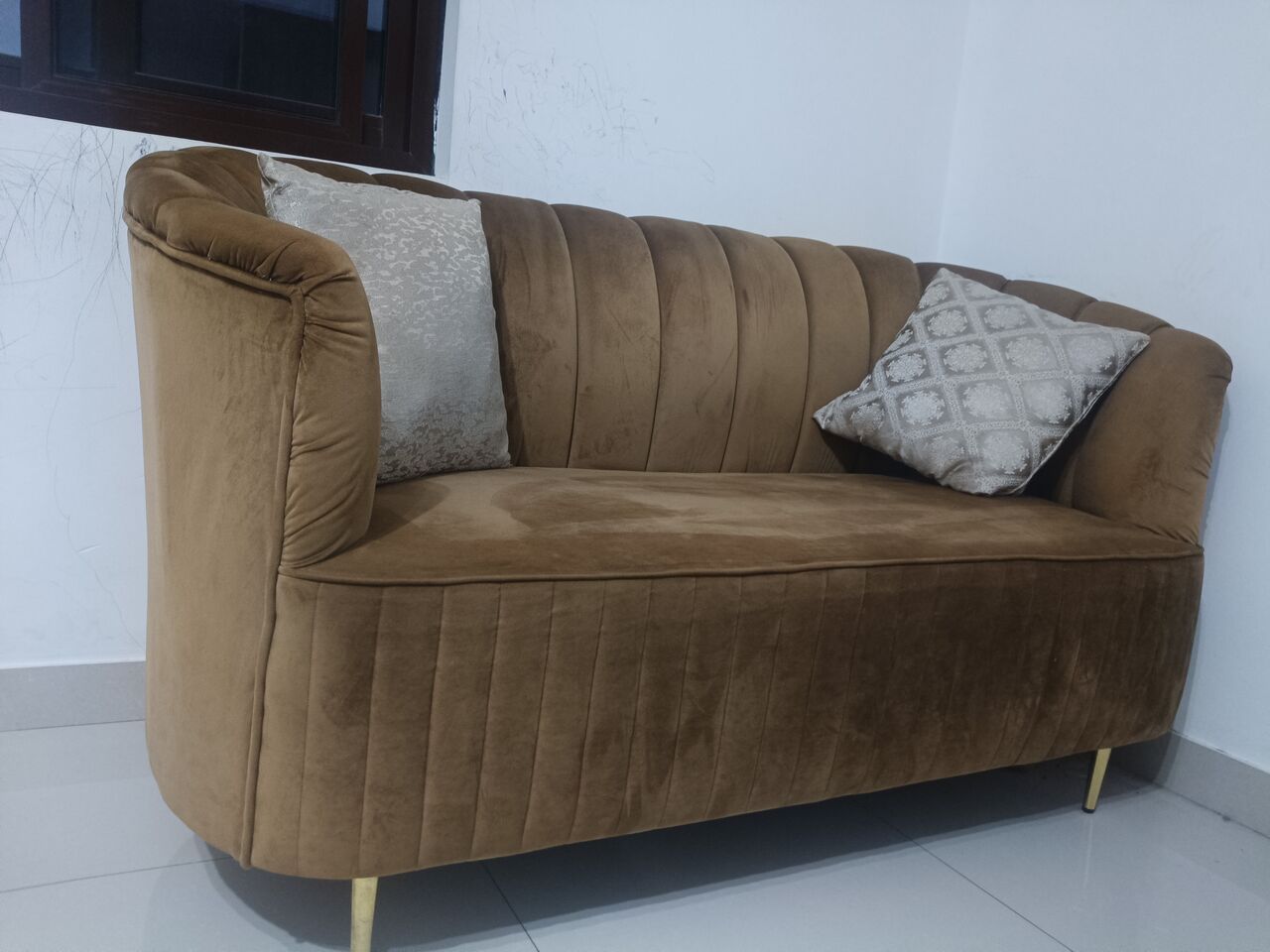 Zinj, Furniture, BHD 40,  2 Seater Strong Sofa, Neat And Clean, Delivery Available