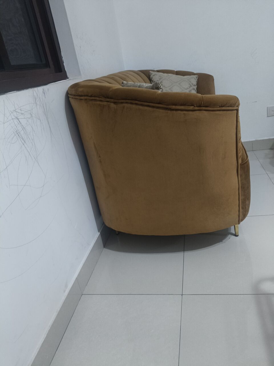 Zinj, Furniture, BHD 40,  2 Seater Strong Sofa, Neat And Clean, Delivery Available