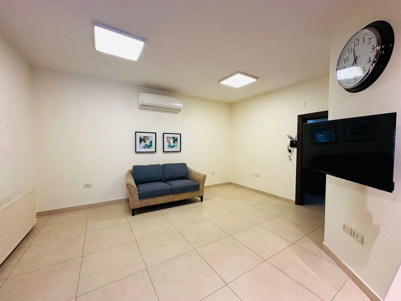 Abdoun, Apartments, Flats, Houses & Villas, JOD 25000/year,  Furnished,  3 BR,  200 Sq. Meter,  Ground Floor Apartment For Rent In Abdoun