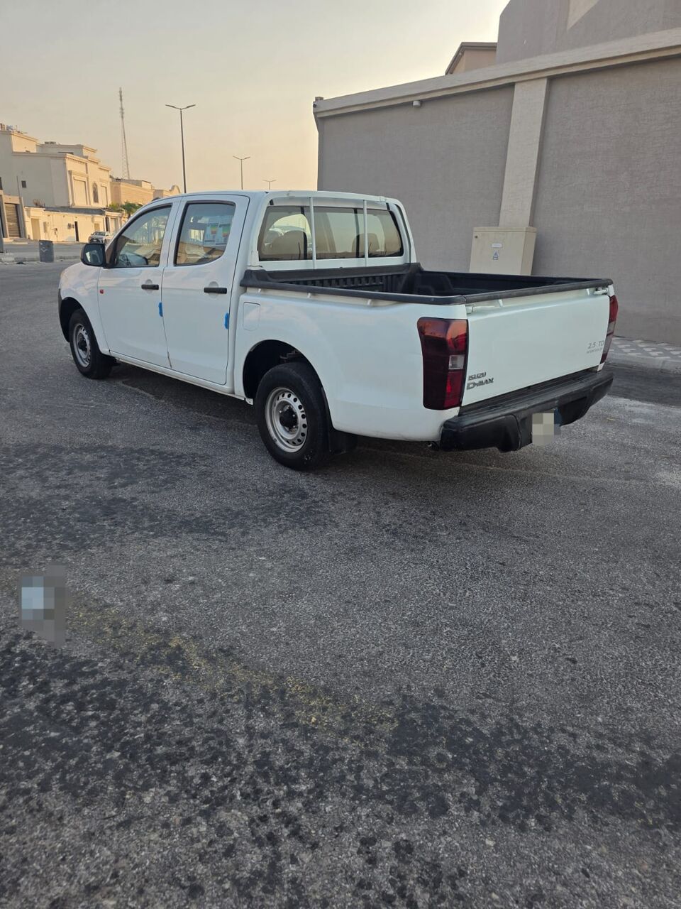 Dammam, Vehicles, Cars & Trucks , SAR 45000,  Isuzu D-MAX,  2021,  Manual,  214000 KM,