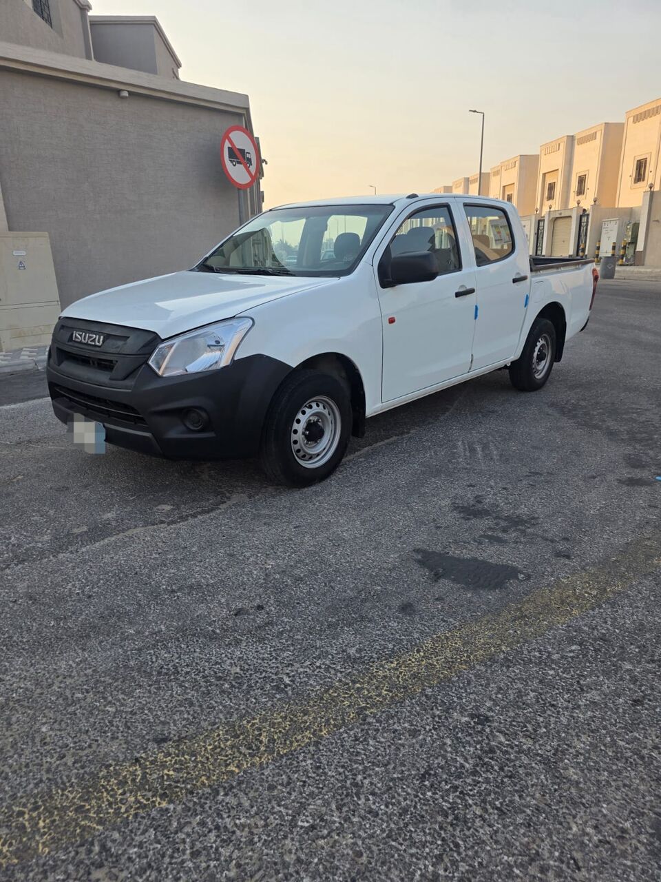 Dammam, Vehicles, Cars & Trucks , SAR 45000,  Isuzu D-MAX,  2021,  Manual,  214000 KM,