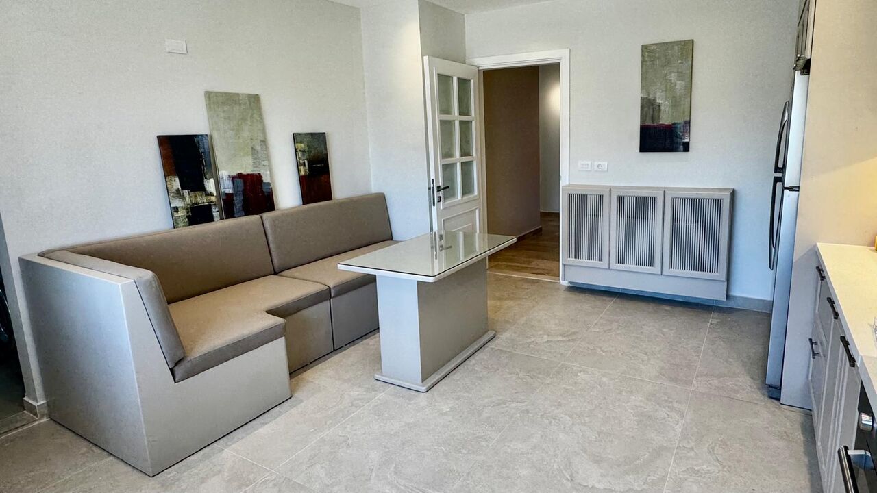 Abdoun, Apartments, Flats, Houses & Villas, JOD 20000/year,  Furnished,  4 BR,  350 Sq. Meter,  Duplex Apartment For Rent In Abdoun