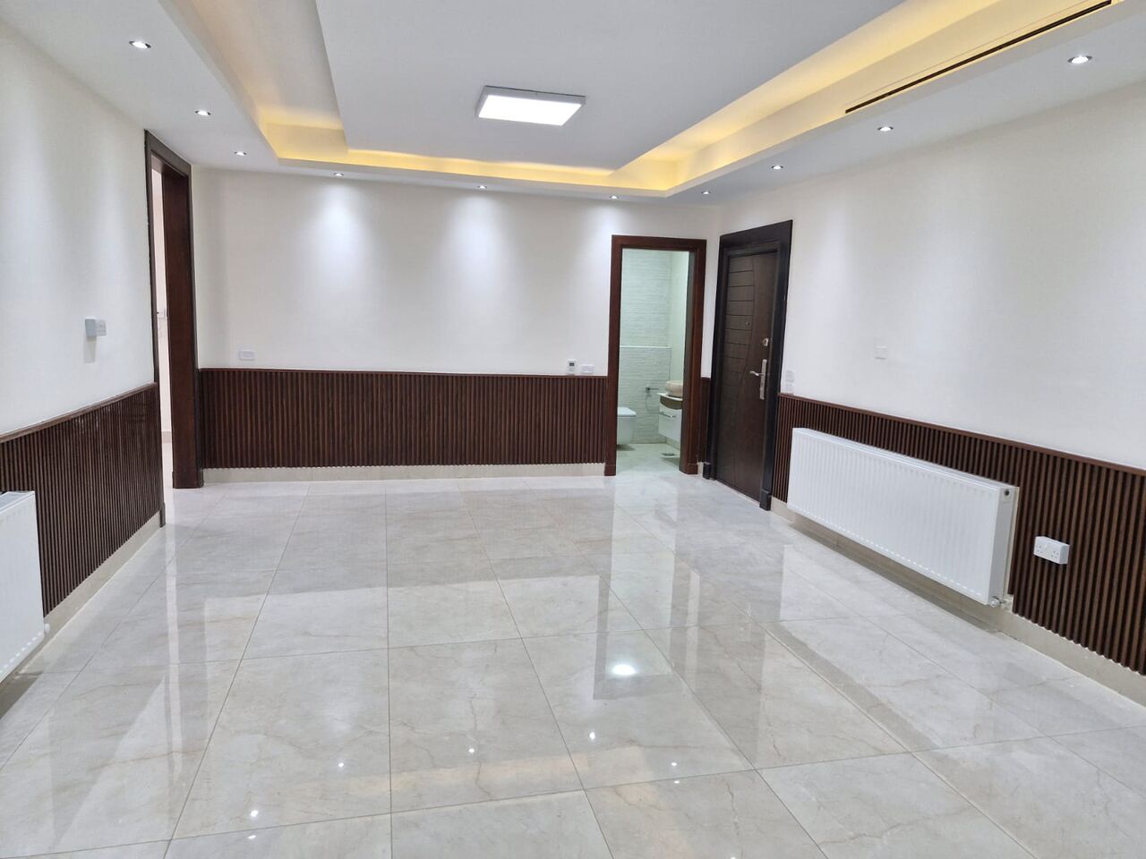 Amman, Apartments, Flats, Houses & Villas, JOD 16000/year,  4 BR,  200 Sq. Meter,  Semi Ground Apartment For Rent In Deir Ghubar