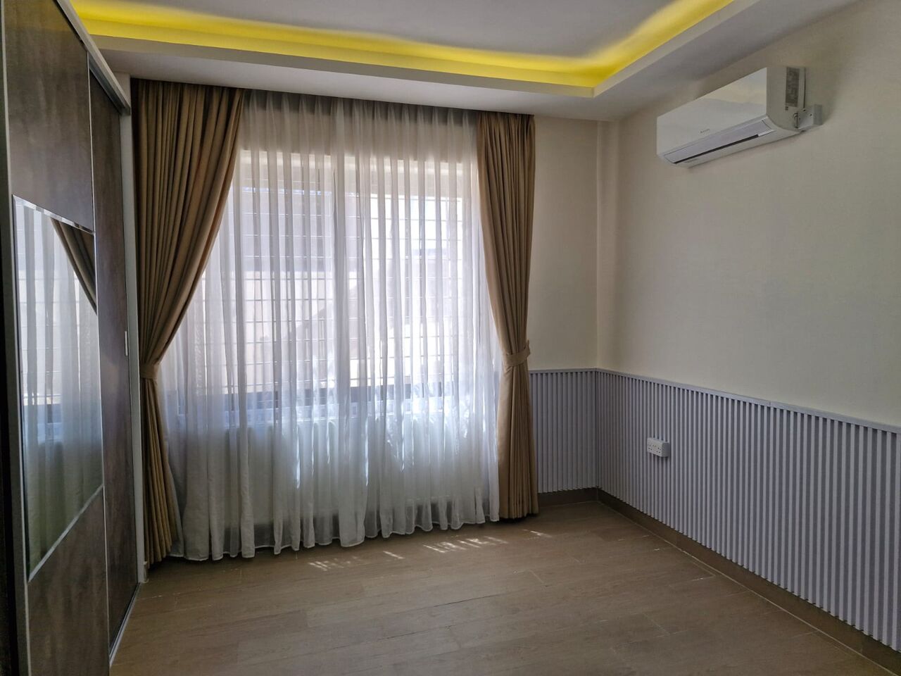 Amman, Apartments, Flats, Houses & Villas, JOD 16000/year,  4 BR,  200 Sq. Meter,  Semi Ground Apartment For Rent In Deir Ghubar