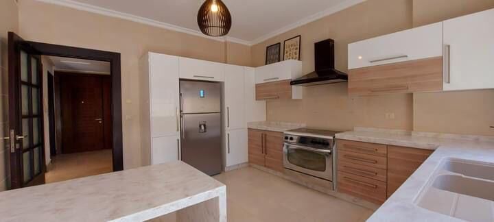 Abdoun, Apartments, Flats, Houses & Villas, JOD 16500/year,  3 BR,  220 Sq. Meter,  Ground Floor Apartment For Rent