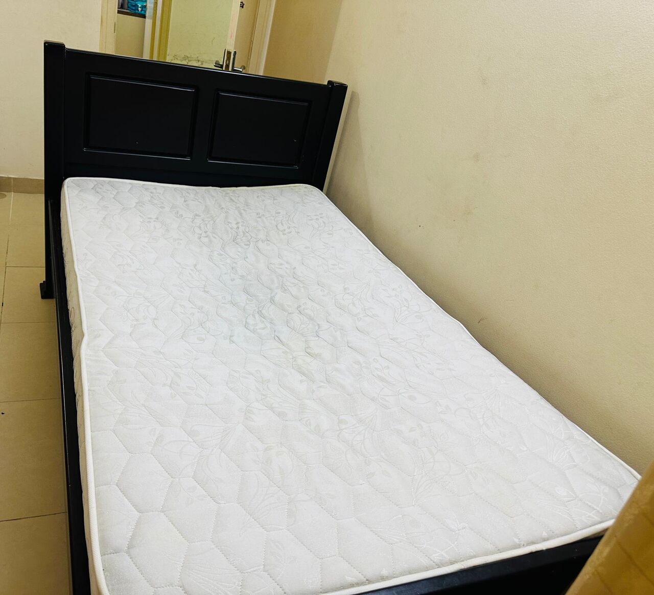 Manama, Furniture, BHD 40,  QUEEN SIZE COUPLE BED (120 X 200) FOR SALE