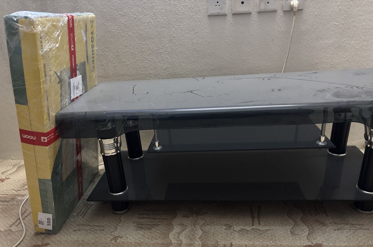 Al Yarmouk, Furniture, SAR 300,  2 Tv Screens + Tv Table + Clothes Rack
