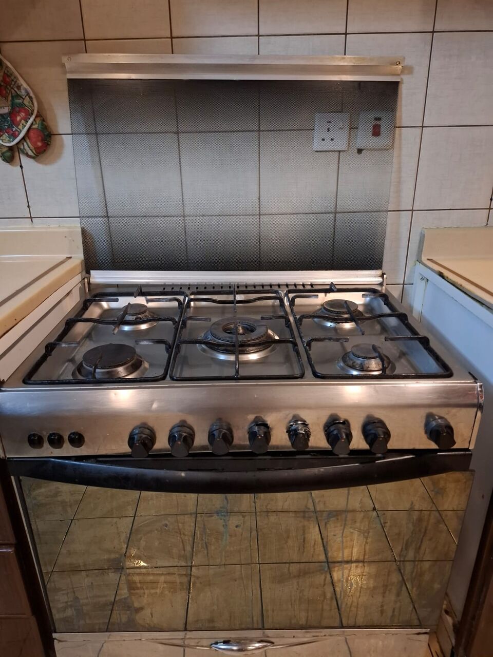 Riyadh, Household Items, SAR 325,  Used 5xBurner Gas Cooker & Oven Size 80X55cm (Non Negotiable)