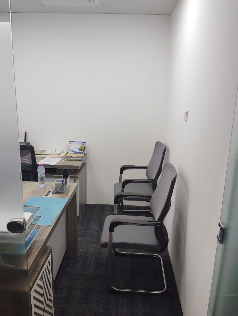 Dubai, Offices, AED 14999,  100 Sq. Feet,  Small Furnished Office Space Available For Rent In Dubai