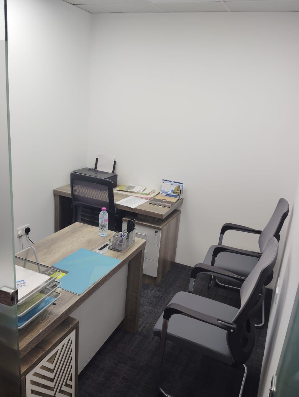 Dubai, Offices, AED 14999,  100 Sq. Feet,  Small Furnished Office Space Available For Rent In Dubai