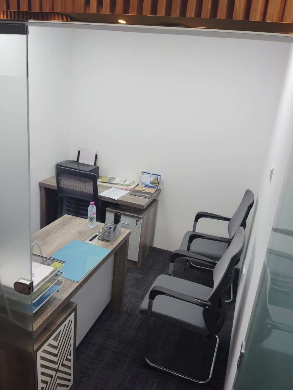 Dubai, Offices, AED 14999,  100 Sq. Feet,  Small Furnished Office Space Available For Rent In Dubai