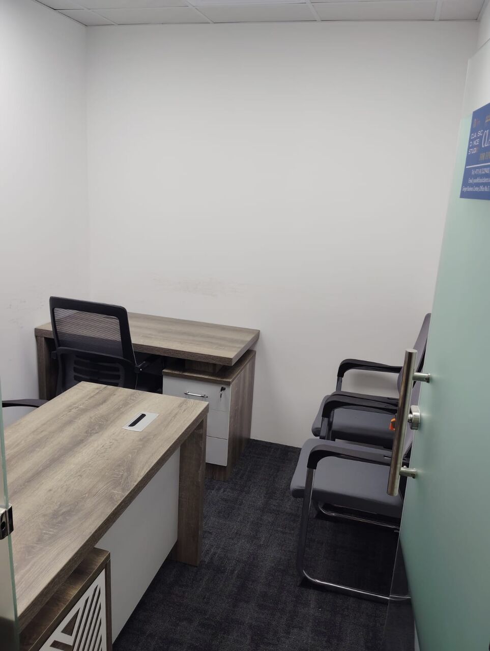 Dubai, Offices, AED 14999,  100 Sq. Feet,  Small Furnished Office Space Available For Rent In Dubai