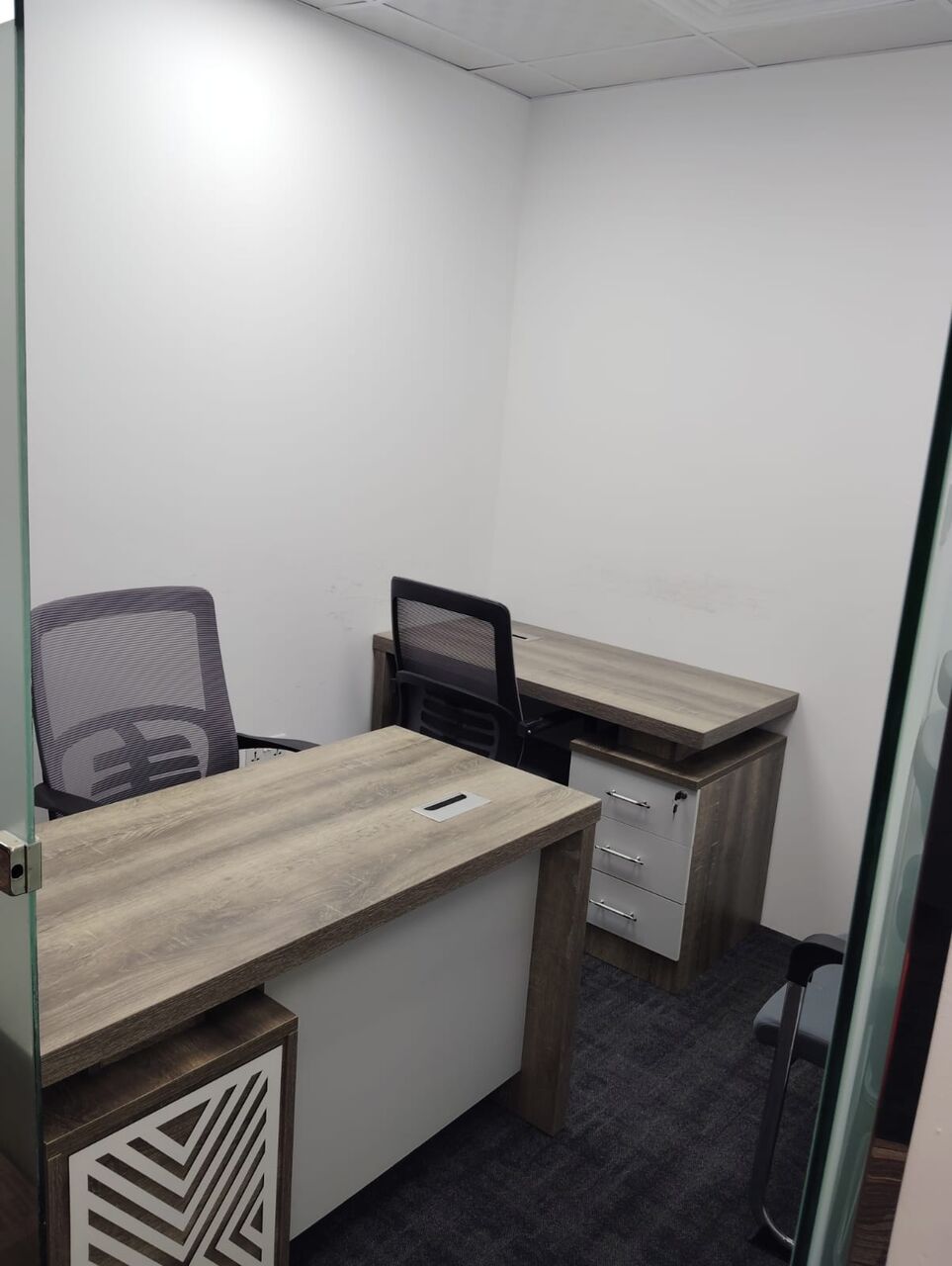 Dubai, Offices, AED 14999,  100 Sq. Feet,  Small Furnished Office Space Available For Rent In Dubai