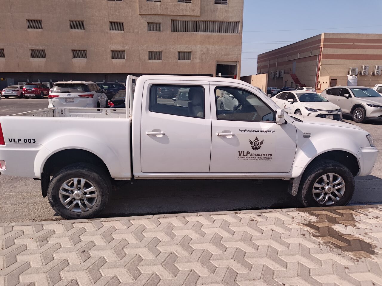 Riyadh, Equipment Rental, Tata Pickup Rental