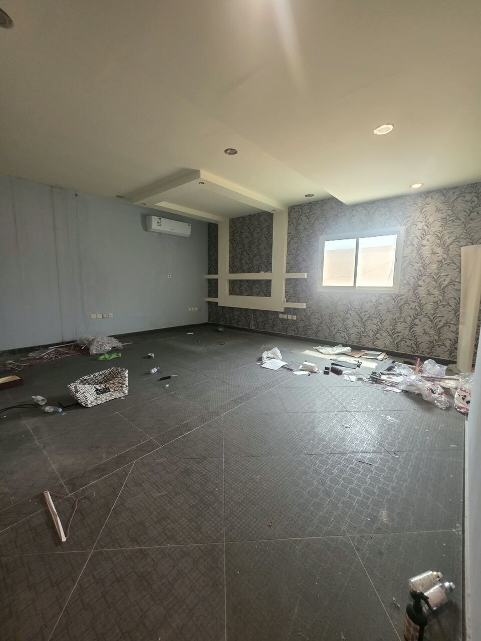 Khobar, Apartments, Flats, Houses & Villas, SAR 31000/year,  3 BR,  Consists Of:- 3 Bedrooms, A Living Room, 4 Bathrooms, And A Kitchen,