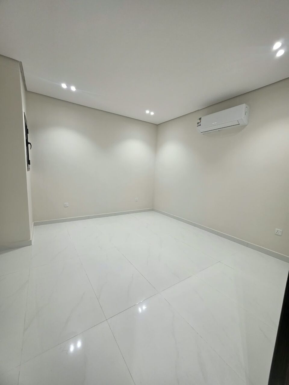Khobar, Apartments, Flats, Houses & Villas, SAR 29600/year,  3 BR,  New Luxury 3 Bedrooms, A Hall, 2 Bathrooms, A Kitchen,with Air Conditioners And Elevator,p