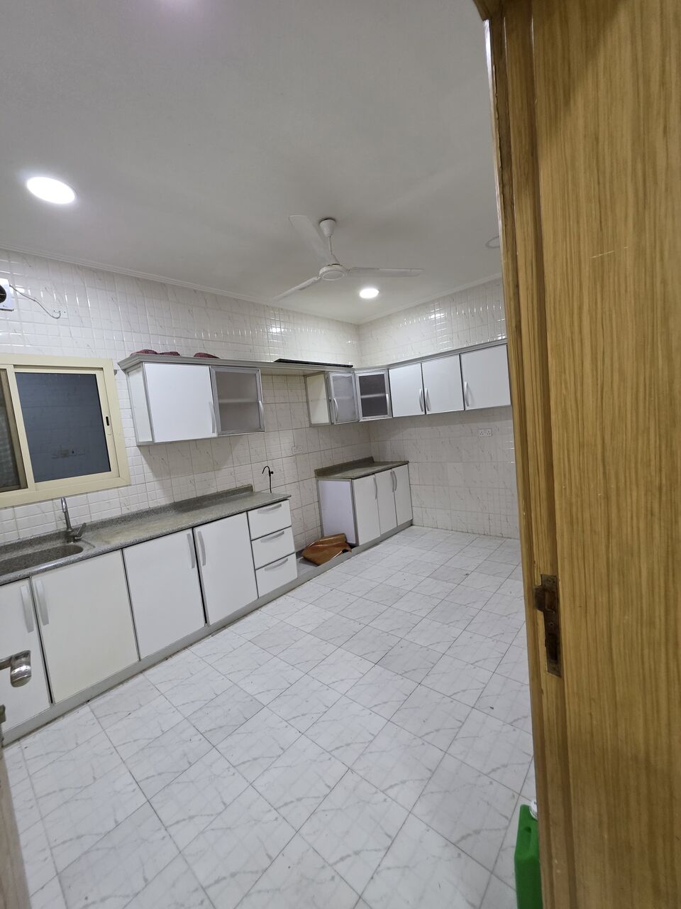 Hidd, Apartments, Flats, Houses & Villas, BHD 240,  2 BR,  Flat With Ewa And AC For Rent In Hidd