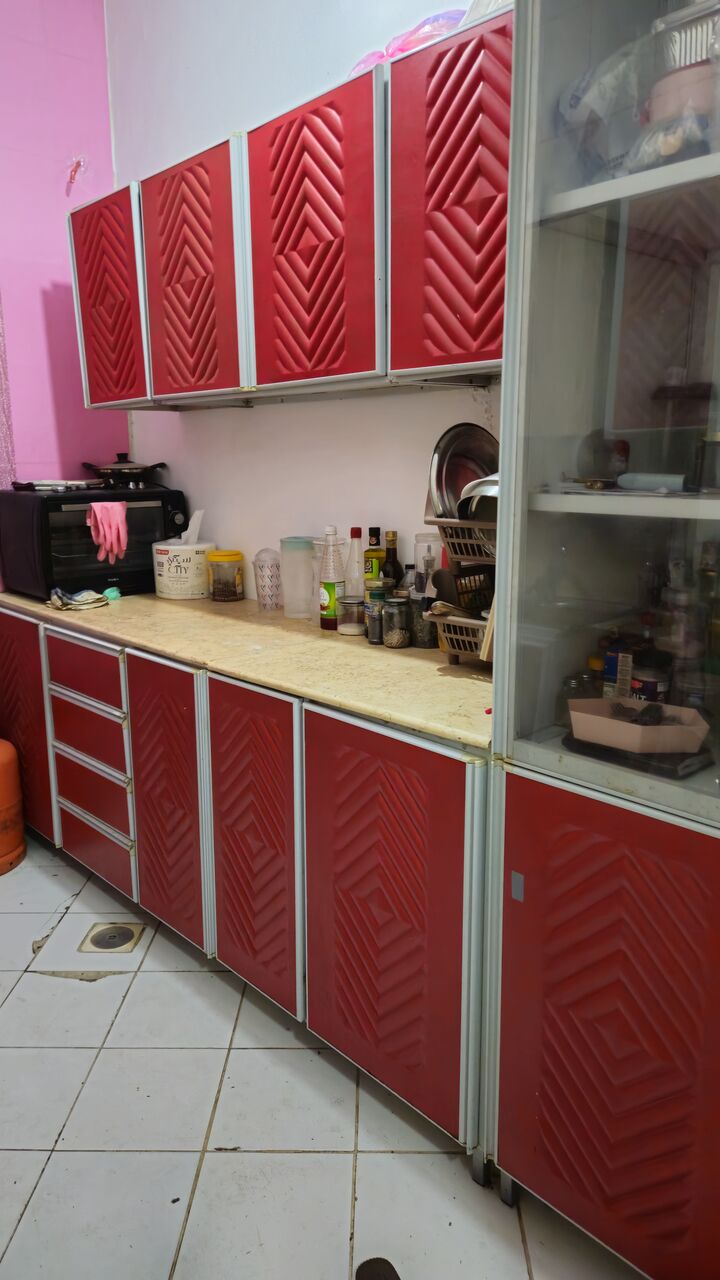 Al Aziziyah, Household Items, SAR 800,  Kitchen Cabinet, ACs And House Hold Items.