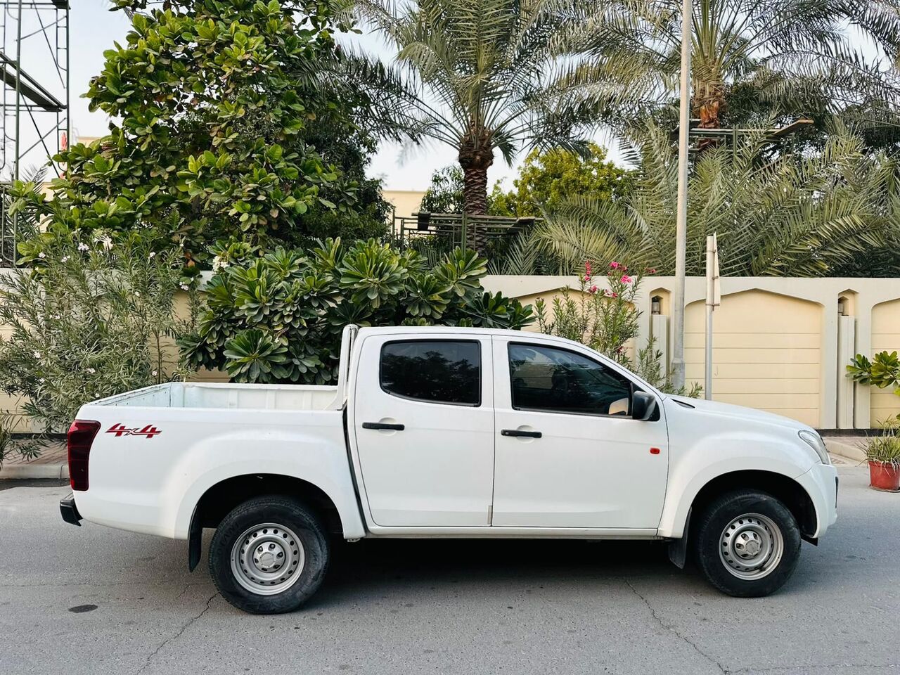 Manama, Vehicles, Cars & Trucks , BHD 4750,  Isuzu D-MAX,  2021,  Manual,  140000 KM,  Isuzu D Max  Manuel Diesel
