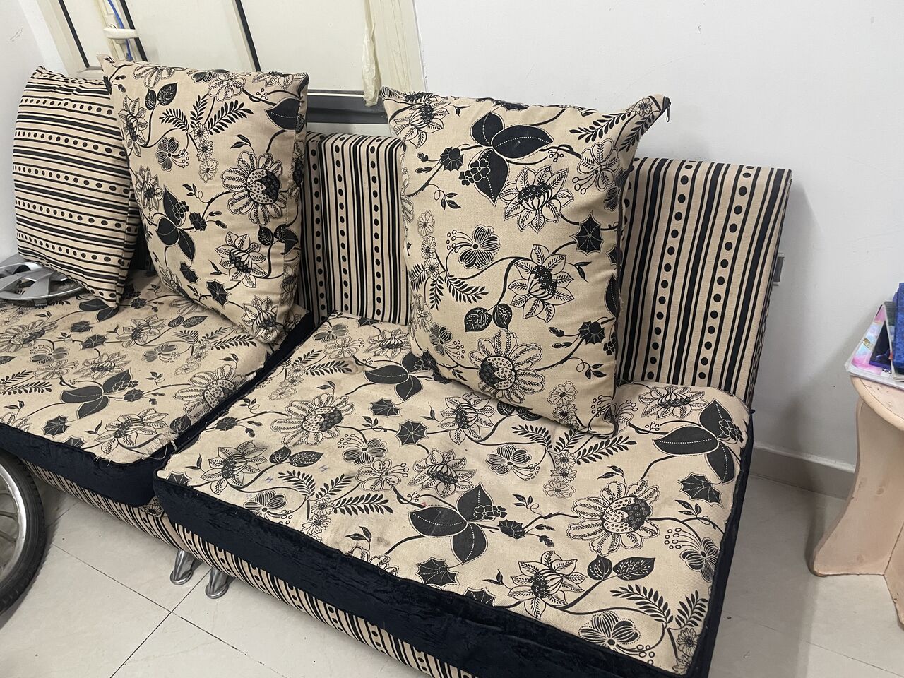 Jubail, Furniture, Sofa For Free