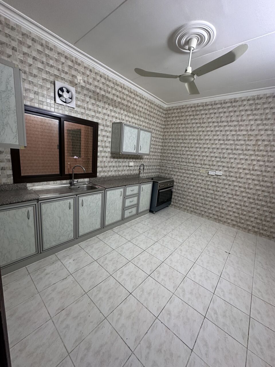 Umm Al Hassam, Apartments, Flats, Houses & Villas, BHD 150/month,  Furnished,  3 BR,  Room For Rent Sharing