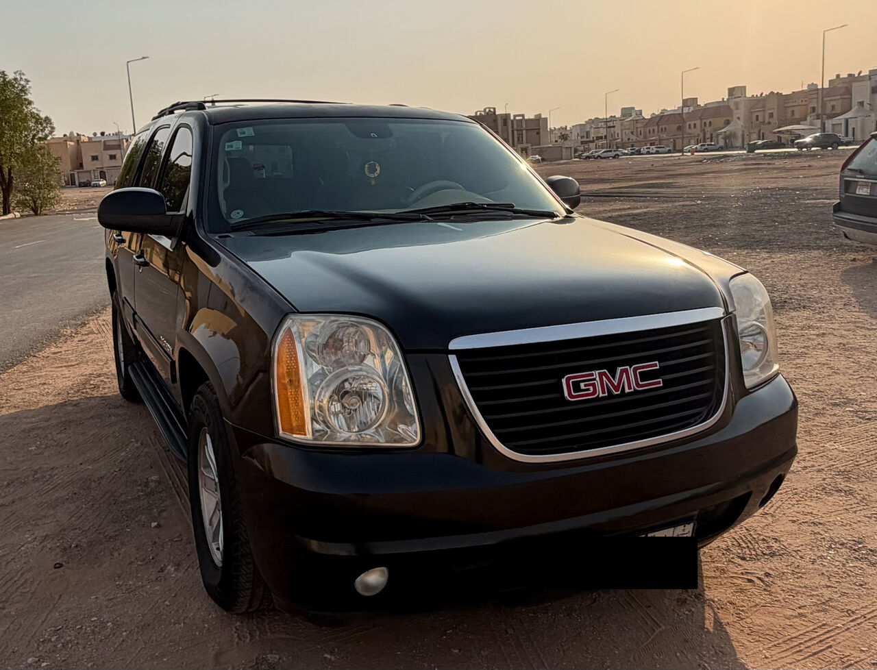 Riyadh, Vehicles, Cars & Trucks , SAR 30000,  Gmc Yukon,  2011,  Automatic,  399000 KM,  For Sale