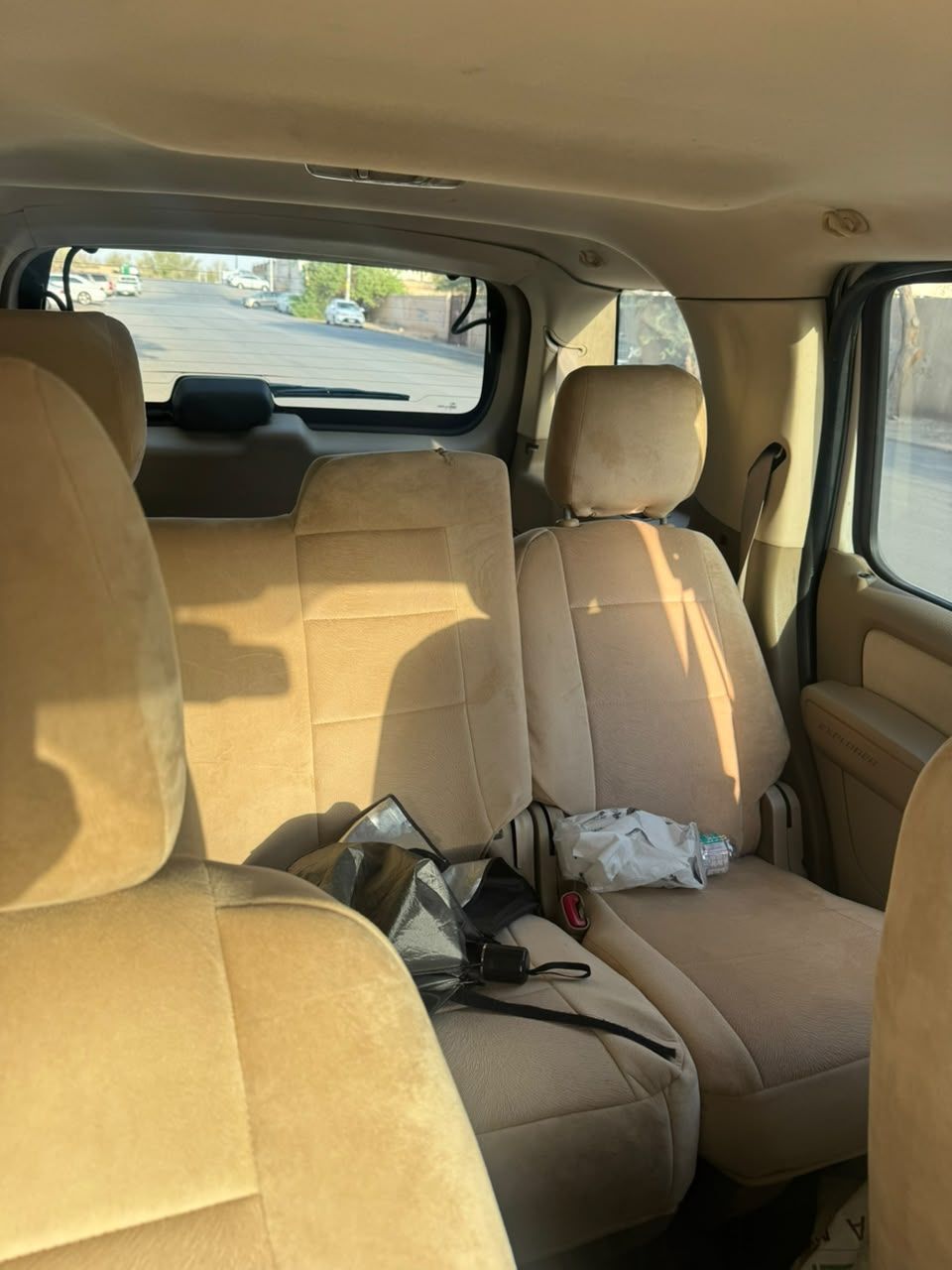 Riyadh, Vehicles, Cars & Trucks , SAR 14000,  Ford Explorer,  2010,  Automatic,  232500 KM,    Model, In Good Condition , AC Fully Working.