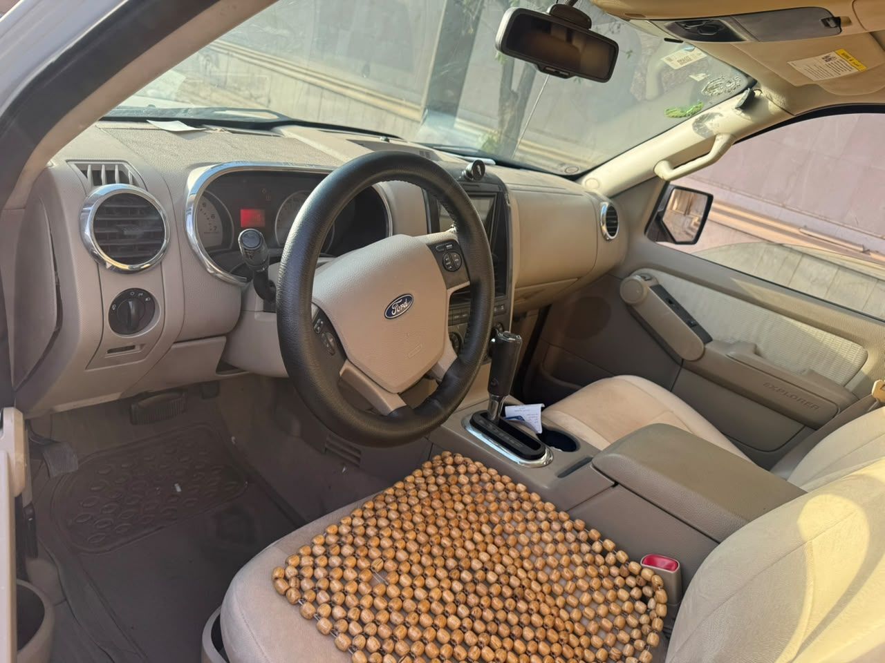Riyadh, Vehicles, Cars & Trucks , SAR 14000,  Ford Explorer,  2010,  Automatic,  232500 KM,    Model, In Good Condition , AC Fully Working.
