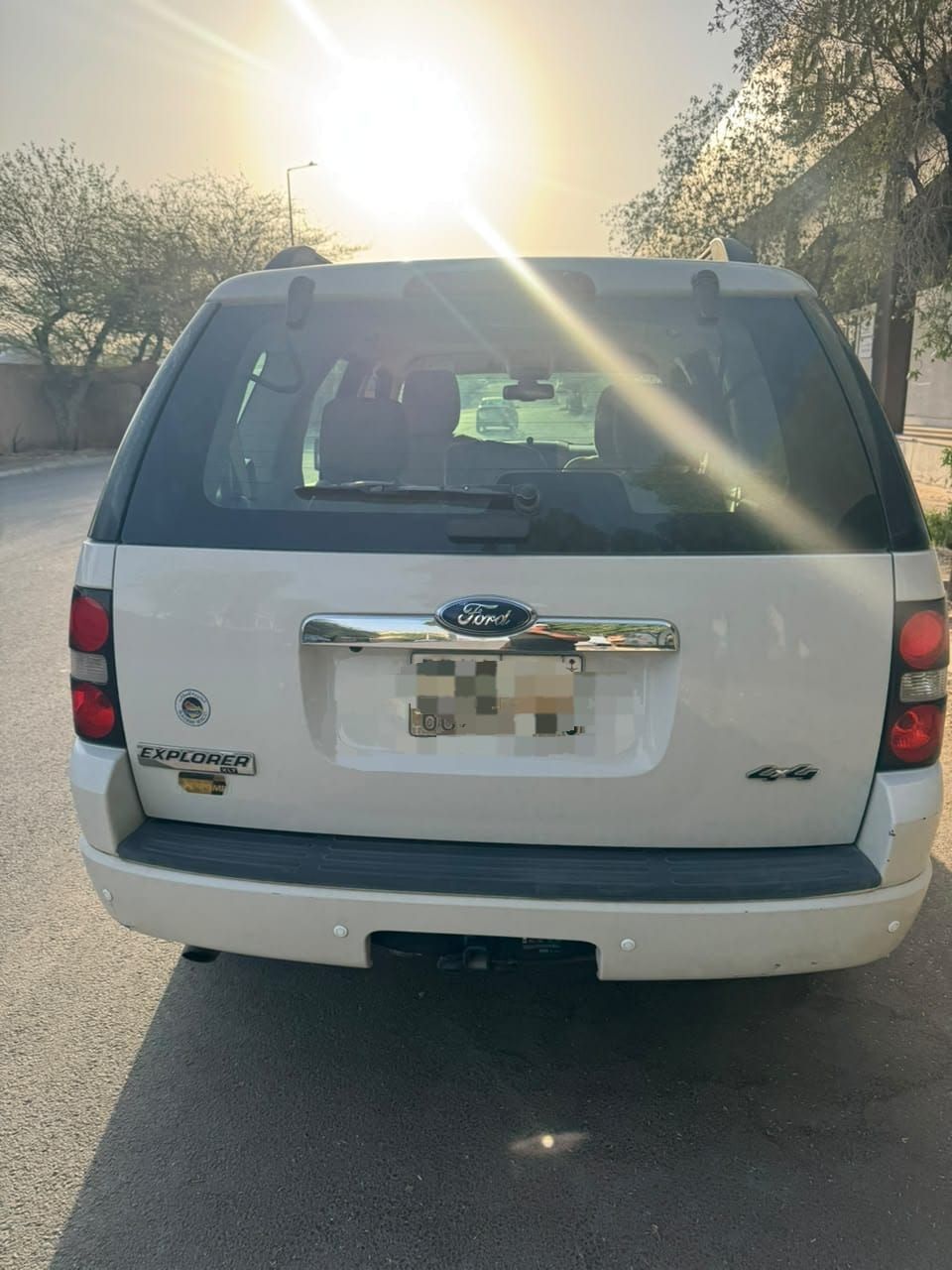 Riyadh, Vehicles, Cars & Trucks , SAR 14000,  Ford Explorer,  2010,  Automatic,  232500 KM,    Model, In Good Condition , AC Fully Working.