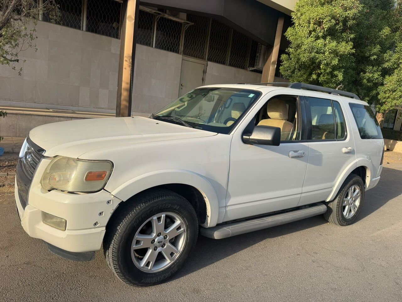 Riyadh, Vehicles, Cars & Trucks , SAR 14000,  Ford Explorer,  2010,  Automatic,  232500 KM,    Model, In Good Condition , AC Fully Working.