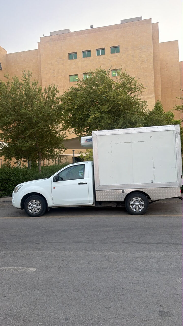 Al Malaz, Vehicles, Cars & Trucks , SAR 73000,  Isuzu D-MAX,  2023,  Manual,  95000 KM,