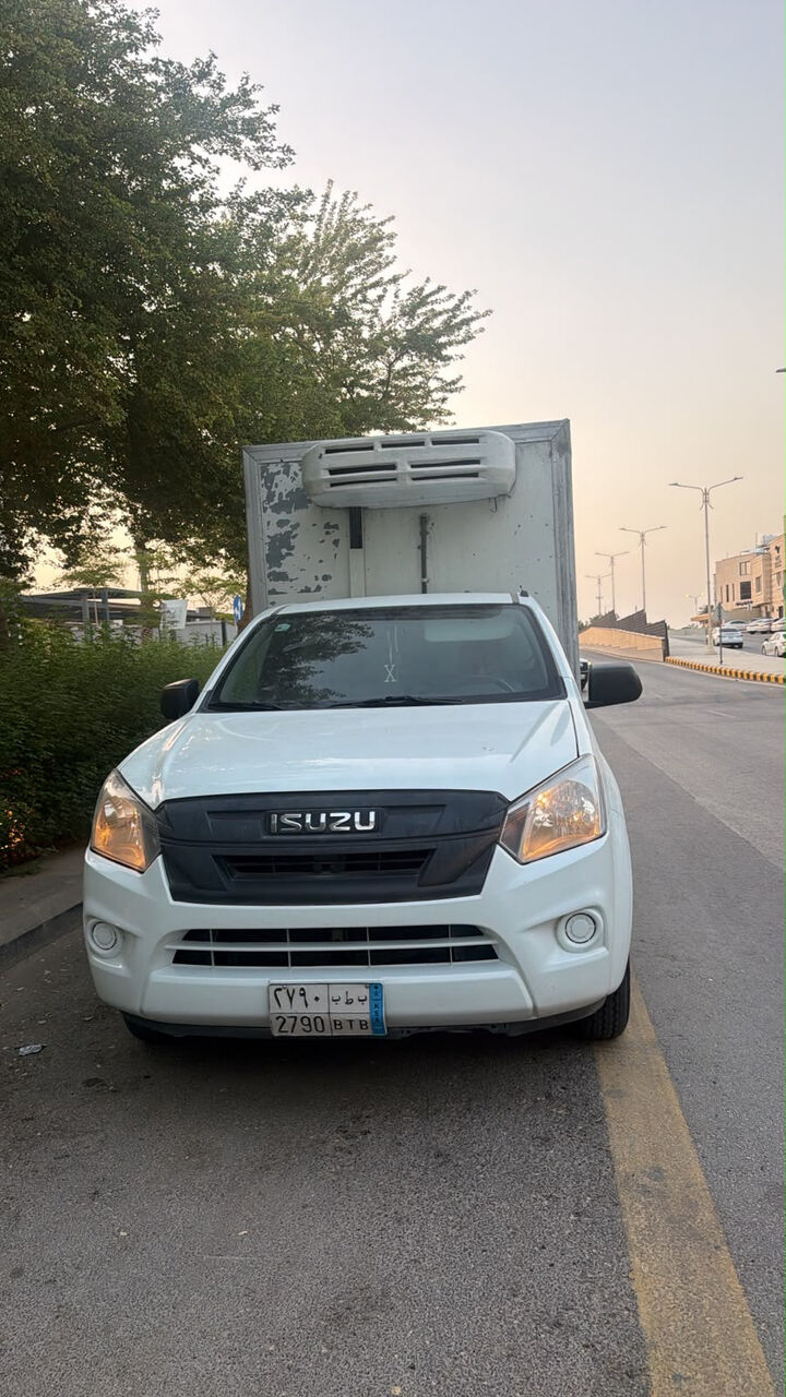 Al Malaz, Vehicles, Cars & Trucks , SAR 73000,  Isuzu D-MAX,  2023,  Manual,  95000 KM,