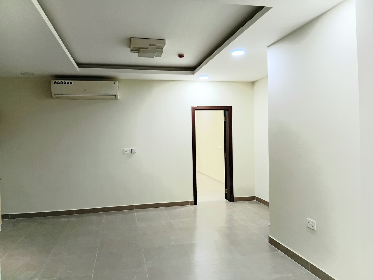 Tubli, Apartments, Flats, Houses & Villas, BHD 240/month,  Furnished,  2 BR,  Semi-Furnished | Tubli | BD30 EWA Limit | Split ACs | Parking | Security