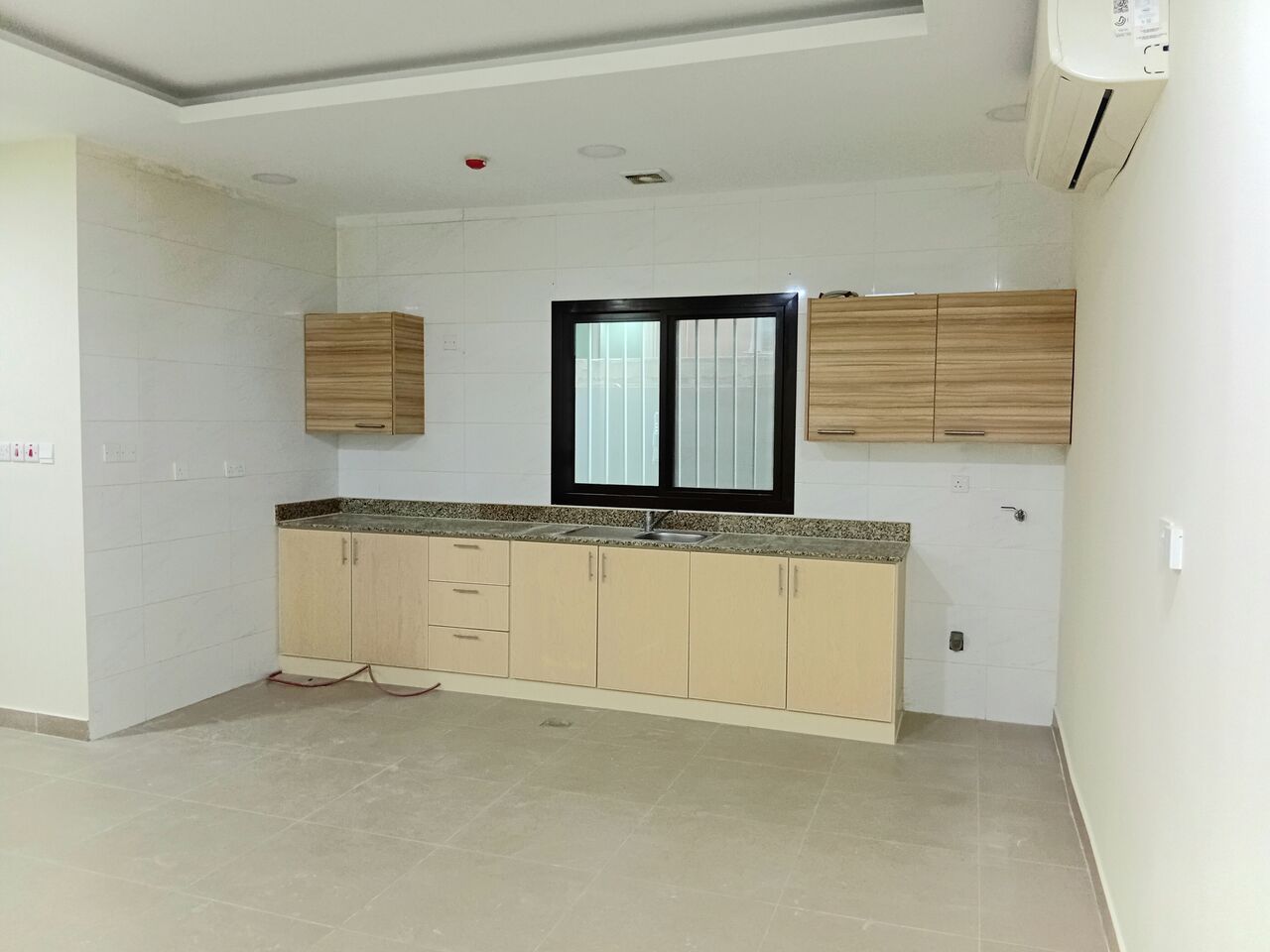 Tubli, Apartments, Flats, Houses & Villas, BHD 240/month,  Furnished,  2 BR,  Semi-Furnished | Tubli | BD30 EWA Limit | Split ACs | Parking | Security
