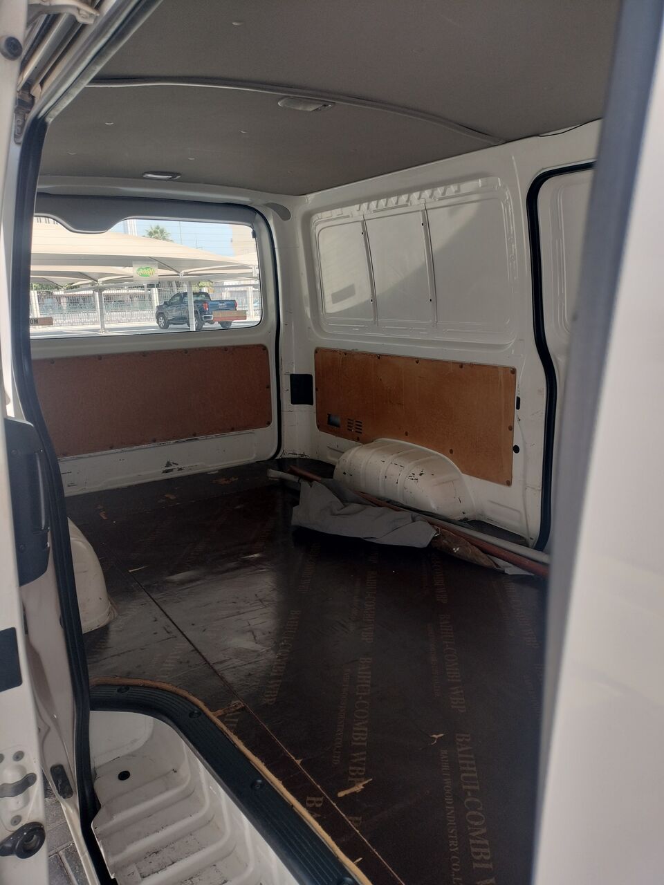 Manama, Vehicles, Cars & Trucks , Toyota Hi-Ace,  2014,  Manual,  147000 KM,   Toyota Hiace Cargo Delivery Goods Bus