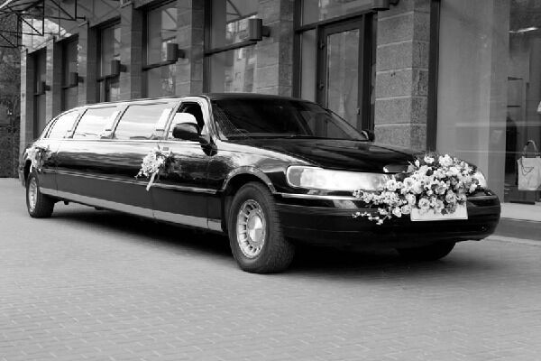 Austin, Pick Up & Drop Off, Wedding Limo Austin &ndash; Elegant Transportation For Ceremonies