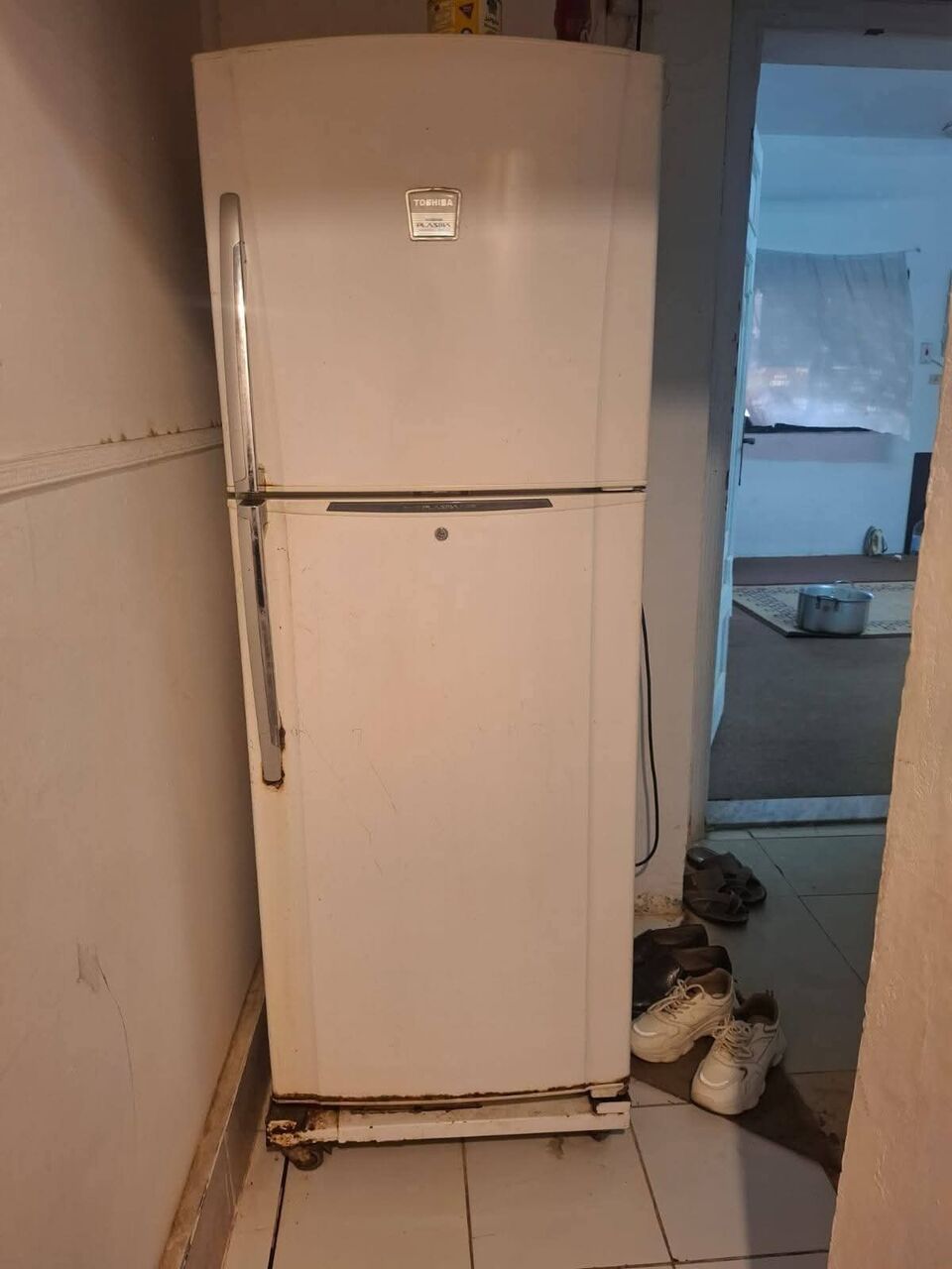 Jeddah, Appliances, SAR 500,  For Sale Self Pick Up Jeddah Al Azizyah Refrigerator 350 Gas 200 SR 0545407797