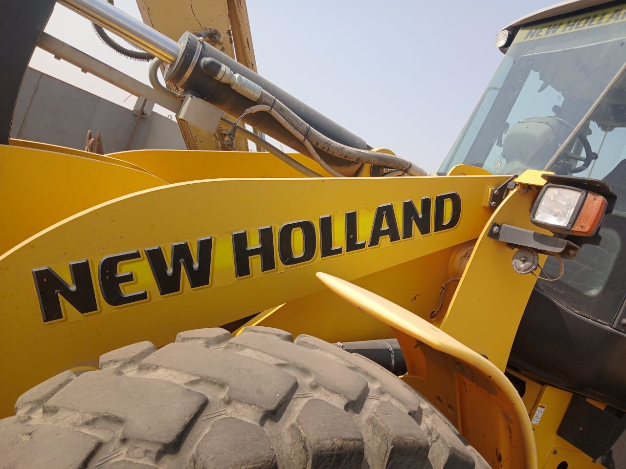 Jeddah, Heavy Equipment, SAR 170,  Shovel Loader And Heavy Generator For Sale In New Condition