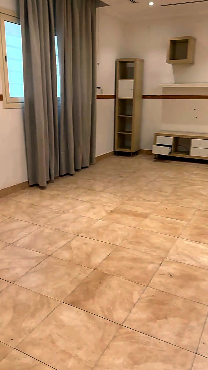 Hofuf, Apartments, Flats, Houses & Villas, SAR 2000/month,  3 BR,  Majlis, Large Dining Room. Near King Faisal University, CentrePoint