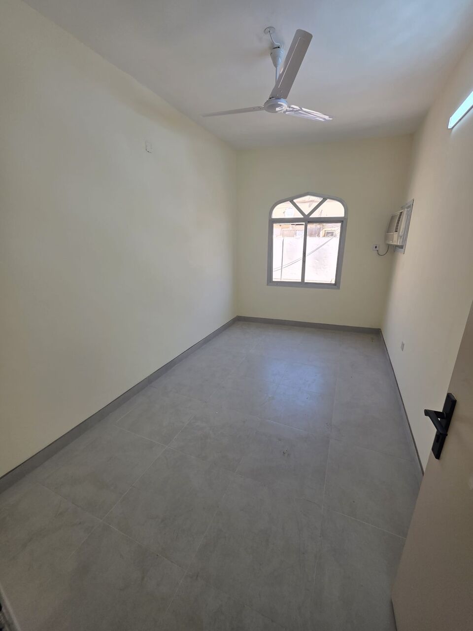 Hoora, Apartments, Flats, Houses & Villas, BHD 160/month,  1 BR,  Flat For Rent In Hoora With EWA Near Al Balushi Club