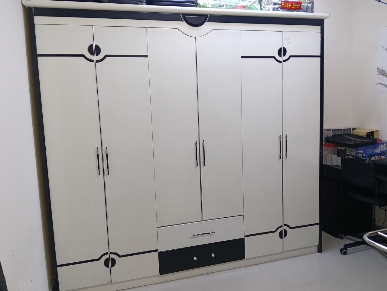 Khobar, Household Items, SAR 850,  BED WITH MATTRESS AND 6 DOOR WARDROBE