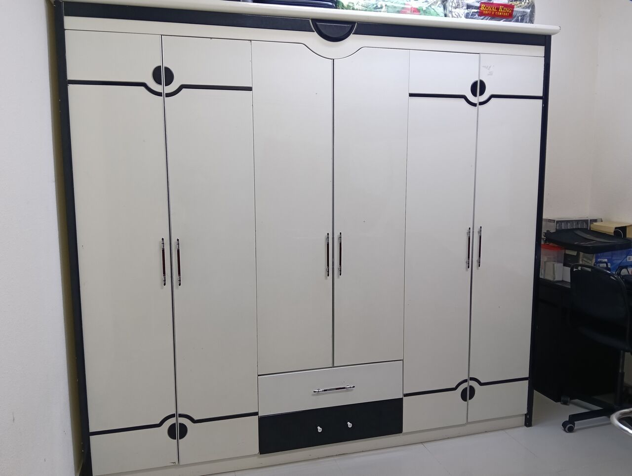Khobar, Household Items, SAR 850,  BED WITH MATTRESS AND 6 DOOR WARDROBE
